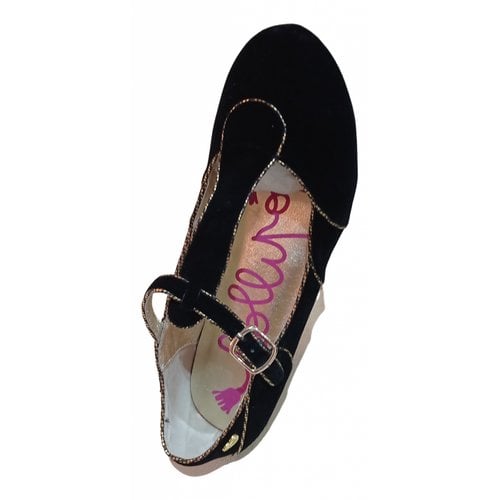Pre-owned A Piece Of Chic Velvet Flats In Black