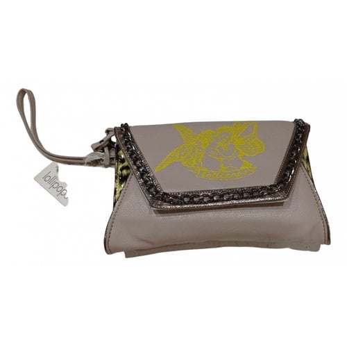 Pre-owned A Piece Of Chic Leather Clutch Bag In Beige