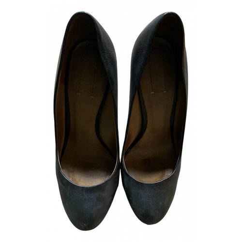 Pre-owned Massimo Dutti Shearling Heels In Black