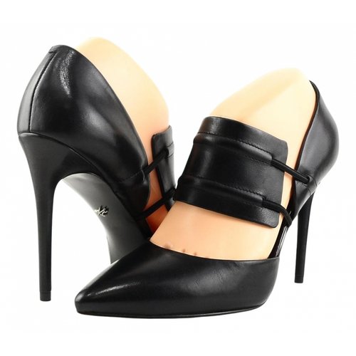 Pre-owned Kenneth Cole Leather Heels In Black