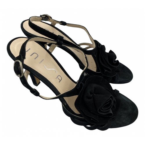 Pre-owned Unisa Leather Sandals In Black