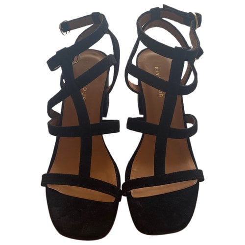 Pre-owned Rivecour Leather Sandals In Black
