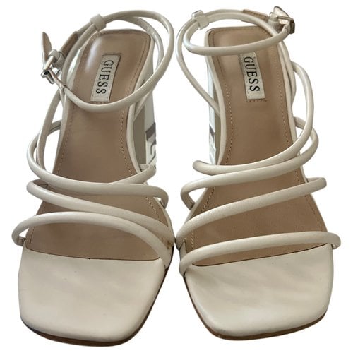 Pre-owned Guess Leather Sandal In White