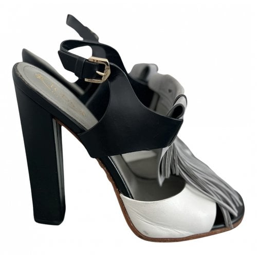 Pre-owned Tod's Leather Sandals In Black