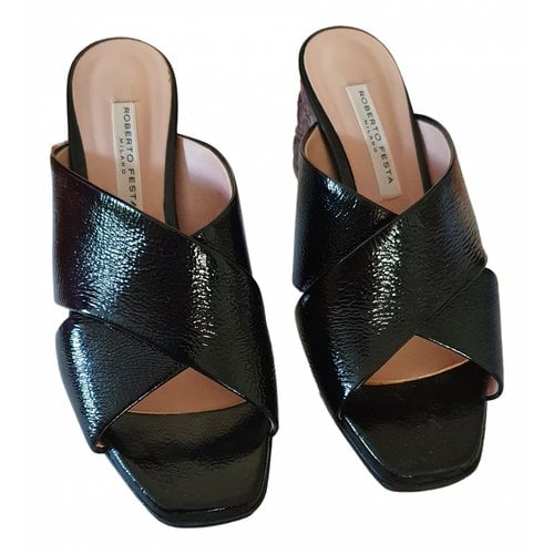 Pre-owned Roberto Festa Patent Leather Sandals In Black