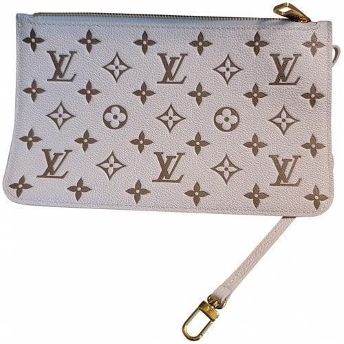 Pre-owned Louis Vuitton Key Pouch Leather Clutch Bag In Beige