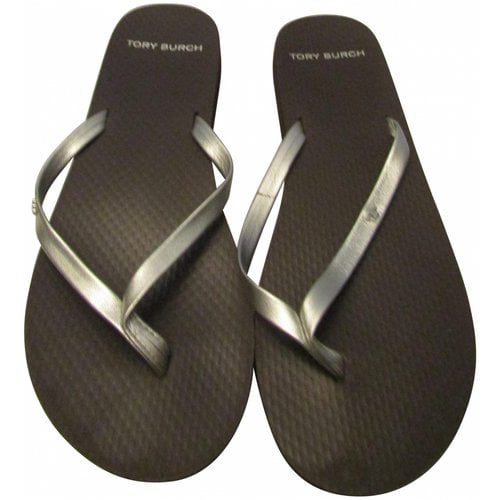 Pre-owned Tory Burch Leather Flip Flops In Silver