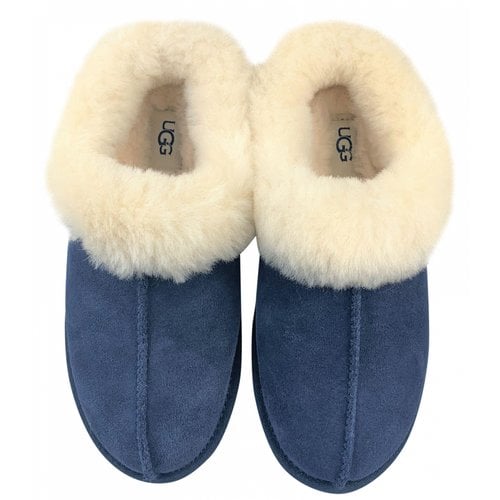 Pre-owned Ugg Flats In Blue