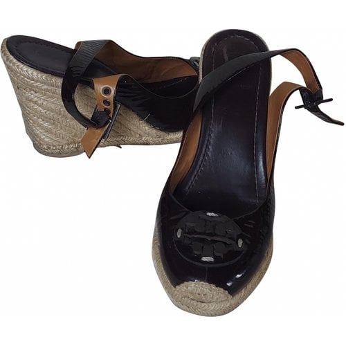 Pre-owned Tory Burch Sandals In Black
