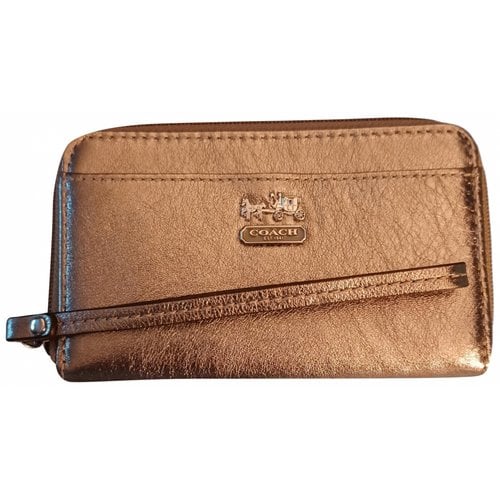 Pre-owned Coach Leather Clutch Bag In Gold