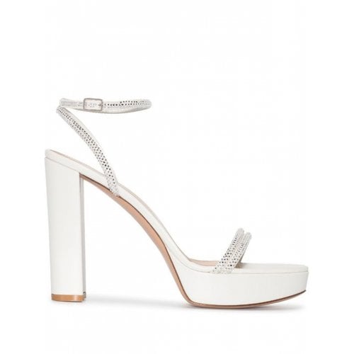 Pre-owned Gianvito Rossi Leather Sandals In White