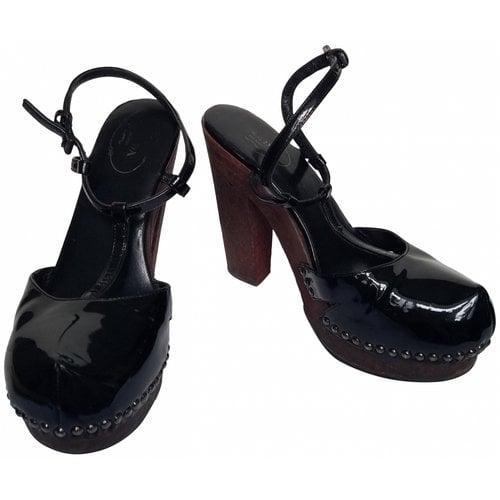 Pre-owned Prada Patent Leather Sandals In Black