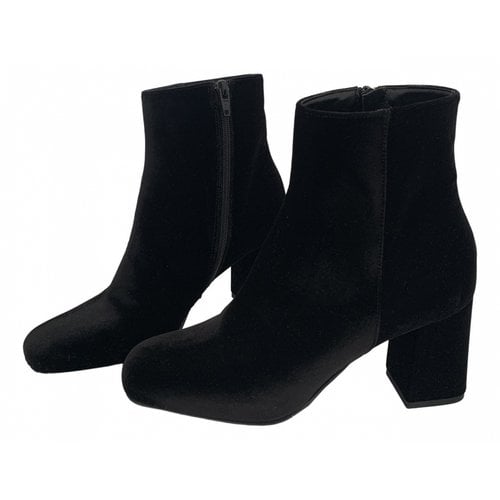 Pre-owned Xetra Velvet Ankle Boots In Black