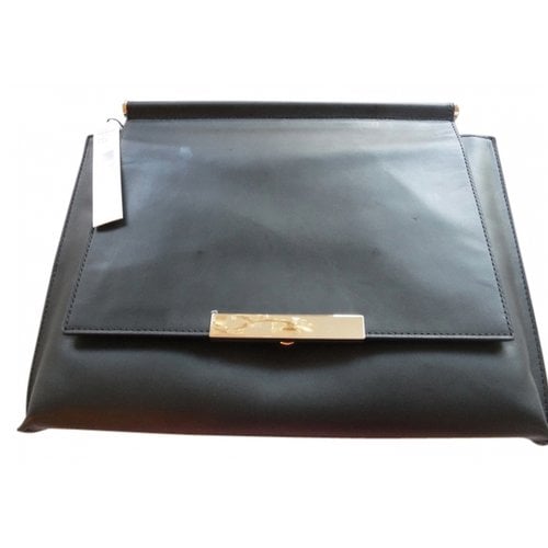 Pre-owned Alice And Olivia Leather Clutch Bag In Black