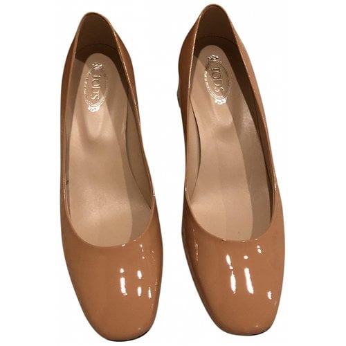 Pre-owned Tod's Patent Leather Heels In Beige