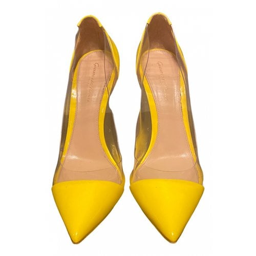 Pre-owned Gianvito Rossi Leather Heels In Yellow