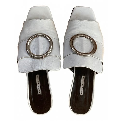 Pre-owned Dorateymur Leather Sandals In White