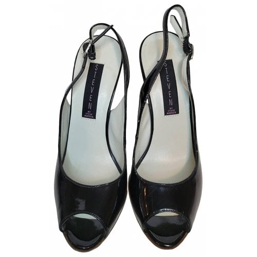 Pre-owned Steve Madden Patent Leather Heels In Black