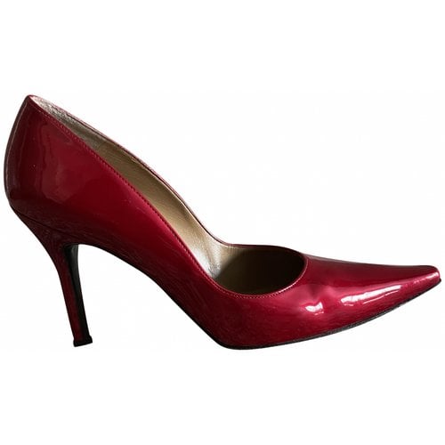 Pre-owned Stuart Weitzman Patent Leather Heels In Red