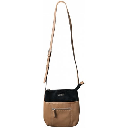 Pre-owned Kenneth Cole Crossbody Bag In Camel