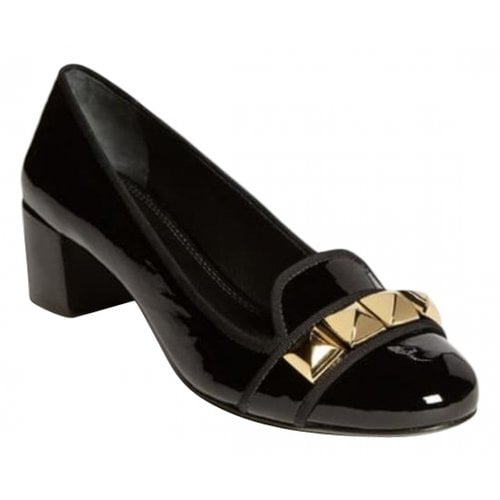 Pre-owned Tory Burch Patent Leather Heels In Black