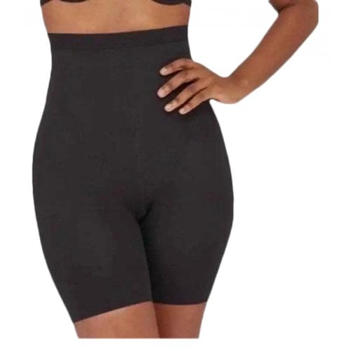 Pre-owned Spanx Shorts In Black