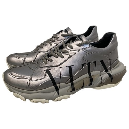 Pre-owned Valentino Garavani Leather Trainers In Grey