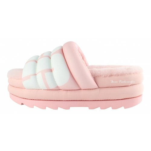 Pre-owned Ugg Sandal In Pink
