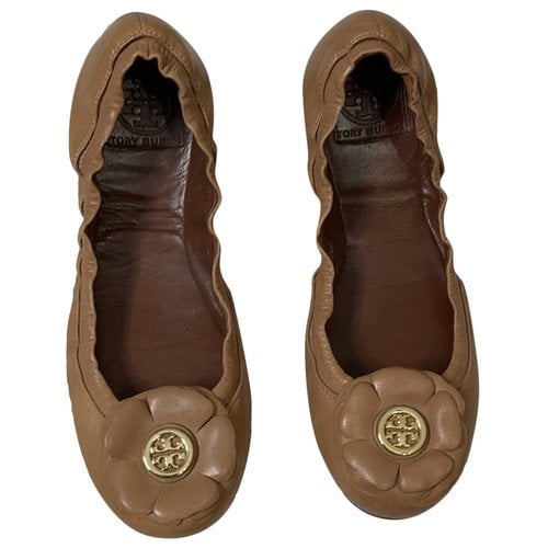 Pre-owned Tory Burch Ballet Flats In Brown