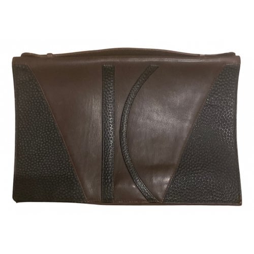 Pre-owned Krizia Leather Clutch Bag In Brown