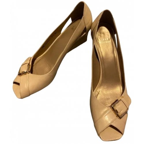 Pre-owned Stuart Weitzman Patent Leather Heels In Gold