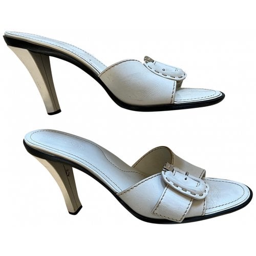 Pre-owned Tod's Leather Sandals In White