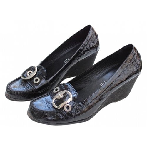 Pre-owned Geox Patent Leather Sandals In Black