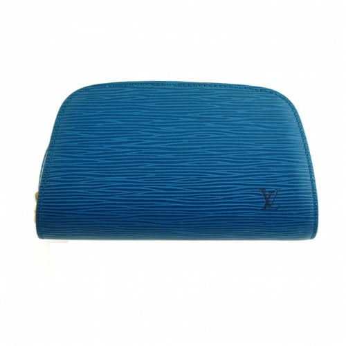 Pre-owned Louis Vuitton Pochette Cosmã©tique Leather Clutch Bag In Blue