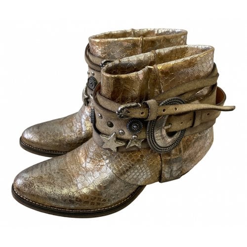 Pre-owned Elena Iachi Leather Western Boots In Metallic