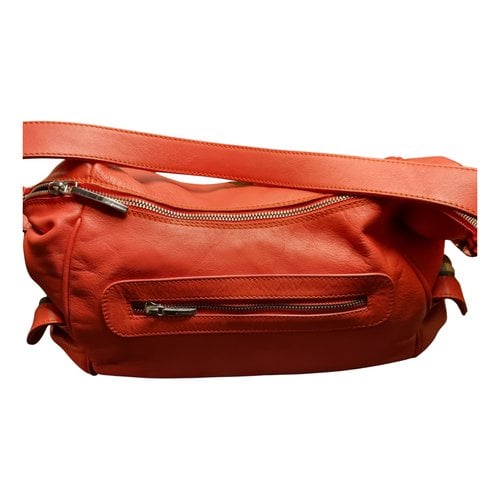 Pre-owned Aquascutum Leather Crossbody Bag In Red