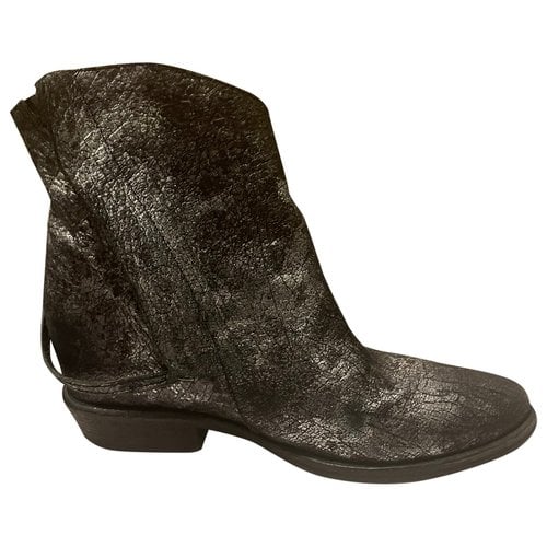 Pre-owned Cinzia Araia Leather Ankle Boots In Metallic