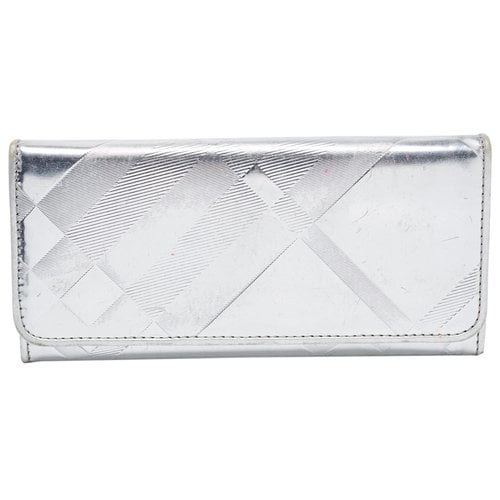 Pre-owned Burberry Patent Leather Wallet In Metallic