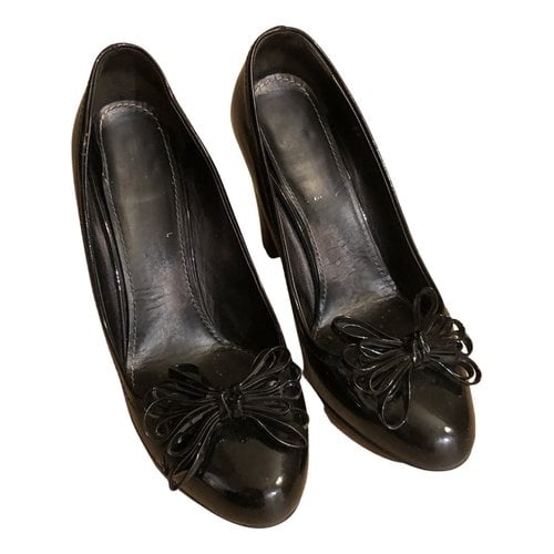 Pre-owned Carshoe Patent Leather Heels In Black