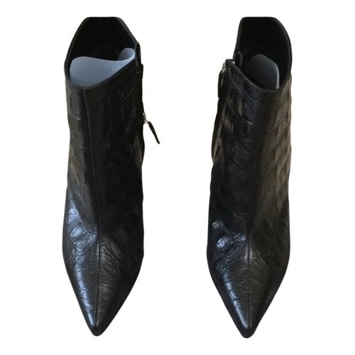 Pre-owned Alberta Ferretti Leather Ankle Boots In Black