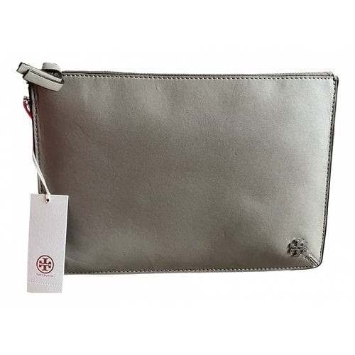 Pre-owned Tory Burch Leather Clutch Bag In Grey