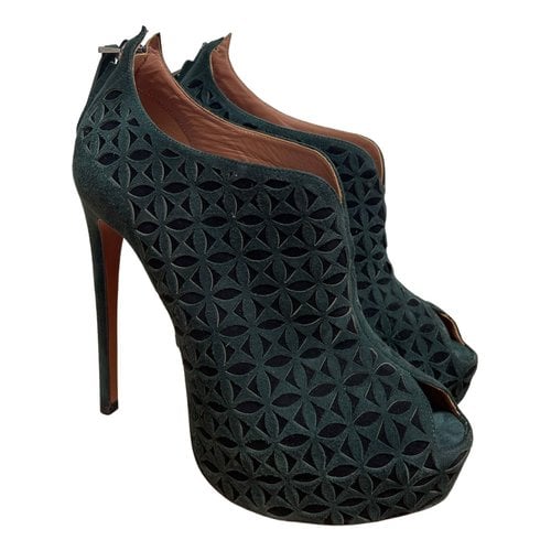 Pre-owned Alaïa Ankle Boots In Green