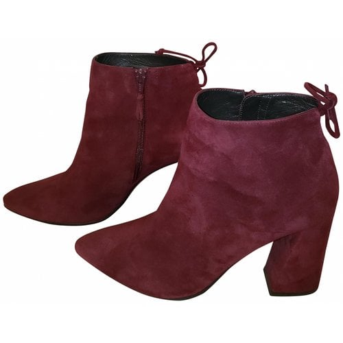 Pre-owned Stuart Weitzman Ankle Boots In Burgundy