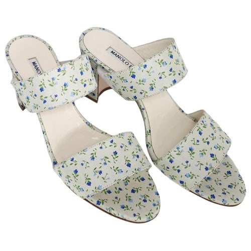 Pre-owned Manolo Blahnik Leather Sandals In White
