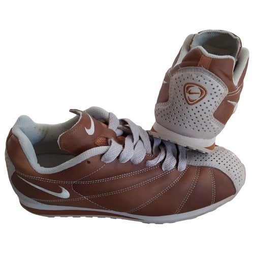 Pre-owned Nike Leather Low Trainers In Brown