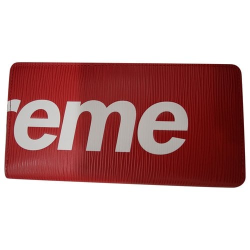 Pre-owned Louis Vuitton X Supreme Leather Wallet In Red