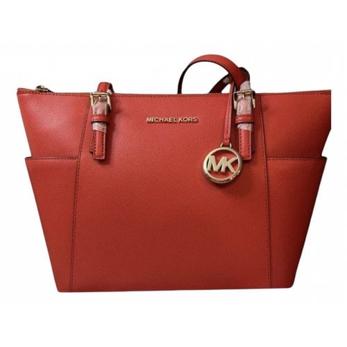 Pre-owned Michael Kors Jet Set Leather Tote In Red