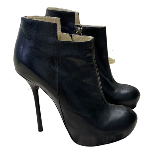 Pre-owned John Galliano Leather Mid Heel In Black