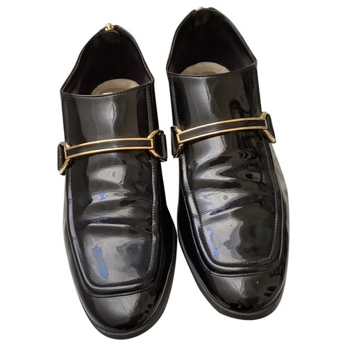 Pre-owned Stella Mccartney Patent Leather Flats In Black