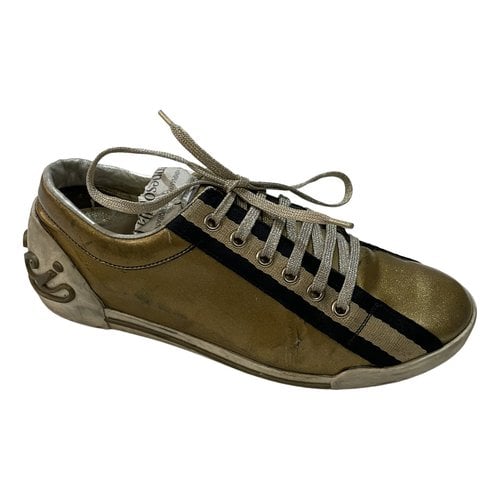 Pre-owned Gucci Leather Trainers In Gold